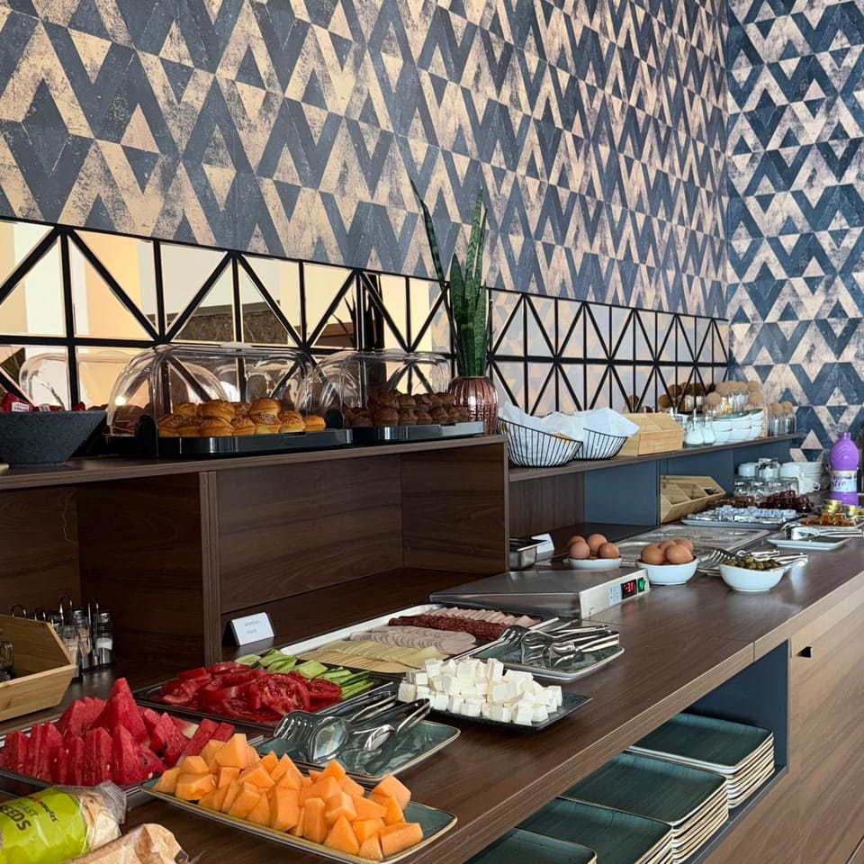 Food and drinks, Buffet breakfast