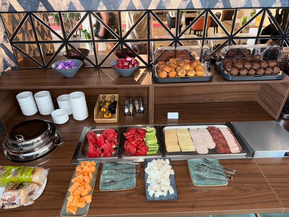 Breakfast, Buffet breakfast