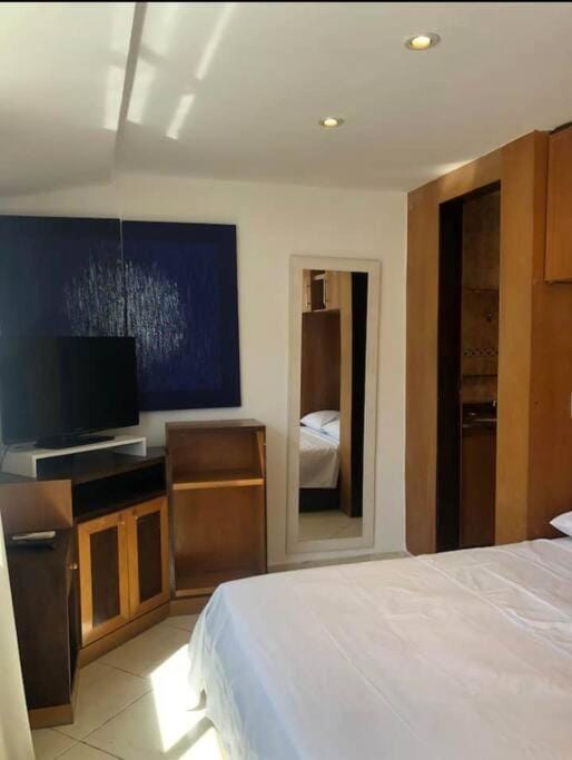 Cobertura Exclusiva em Copacabana com Piscina, Jacuzzi e Churrasqueira Ao Lado do Copacabana Palace Apartment in Rio de Janeiro