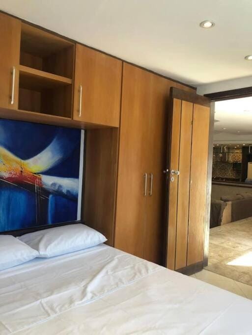 Cobertura Exclusiva em Copacabana com Piscina, Jacuzzi e Churrasqueira Ao Lado do Copacabana Palace Apartment in Rio de Janeiro