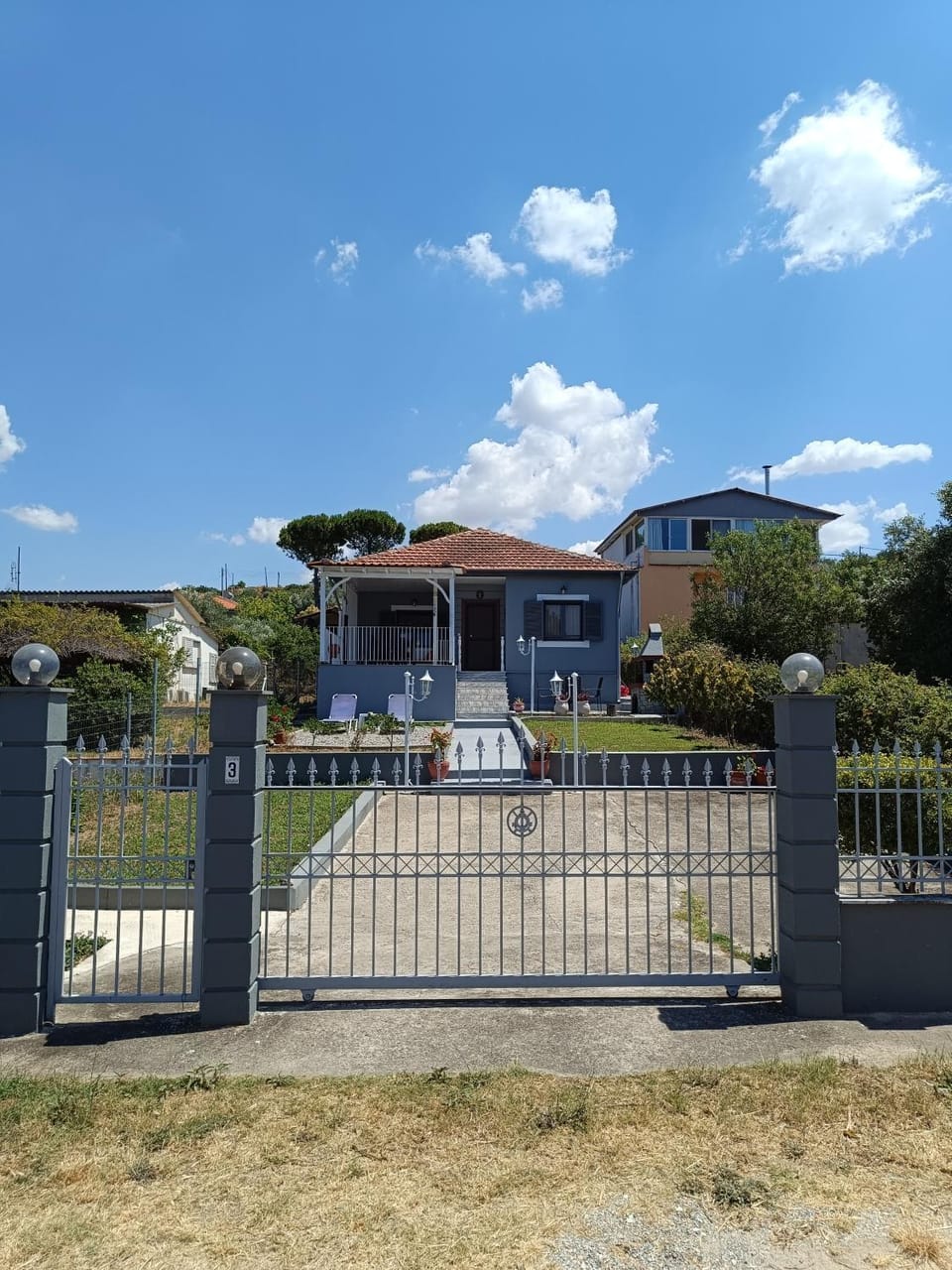Property building, Day, Garden