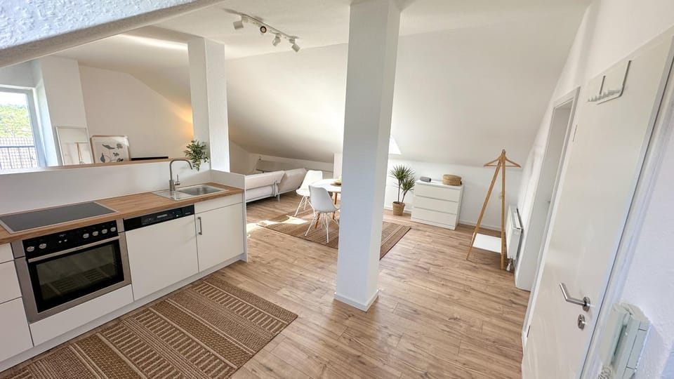 Dining area, kitchen