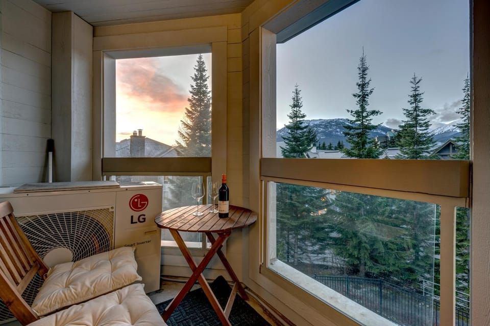 Greystone Lodge 320 Ski-in Out House in Whistler