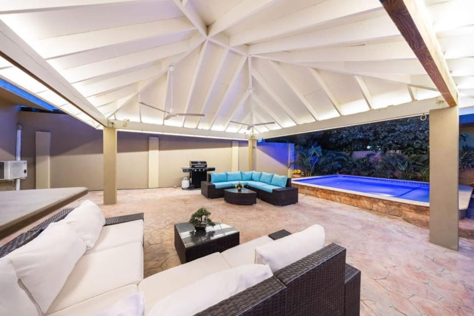 Bubali Breeze Stunning Private Villa with pool Villa in Noord