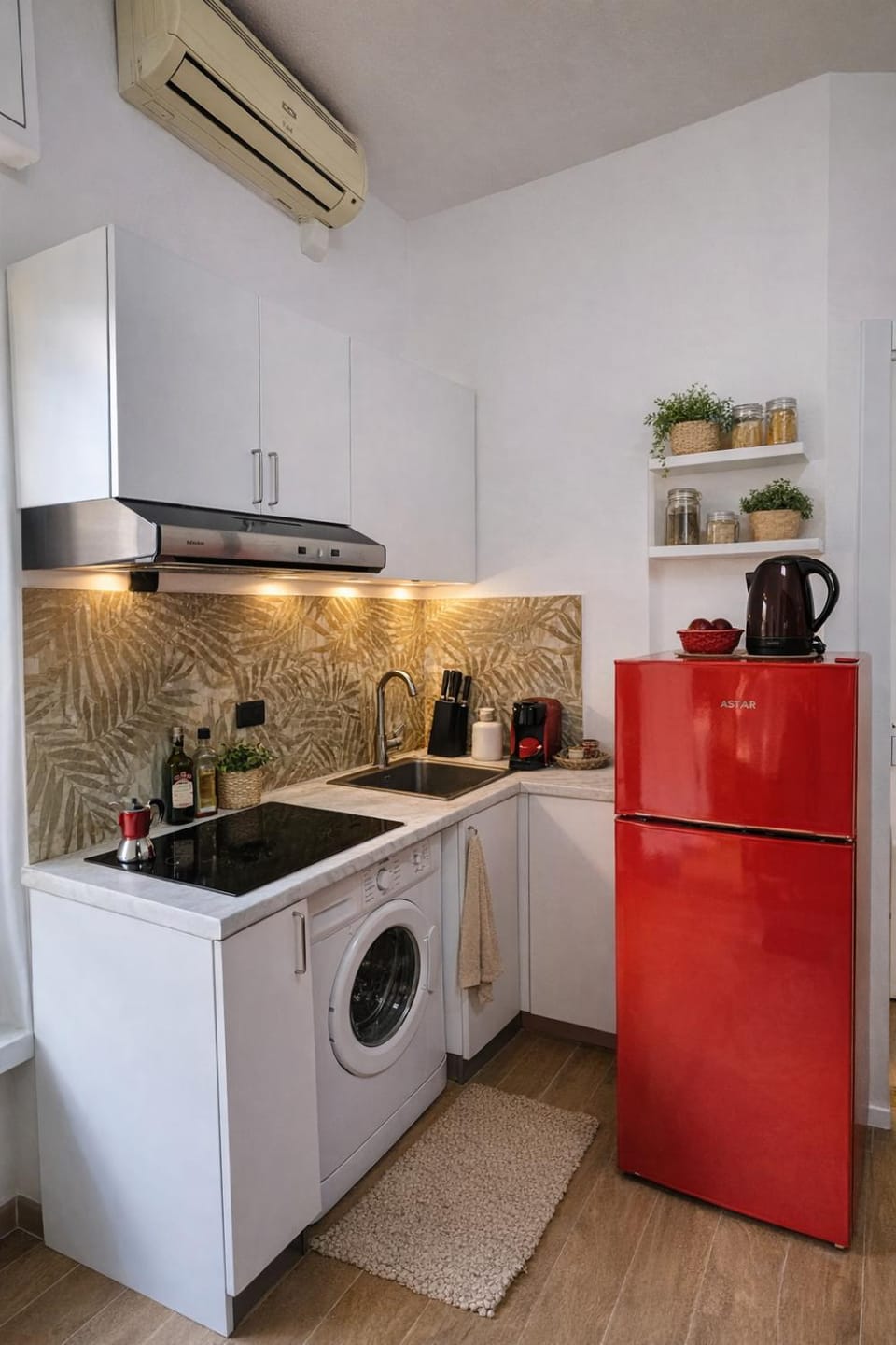 Coffee/tea facilities, kitchen