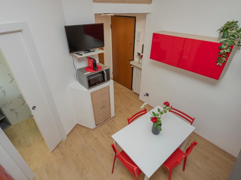 TV and multimedia, Dining area, microwave