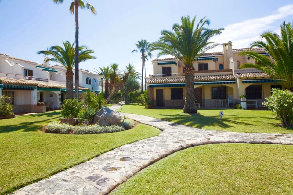 Property building, Garden