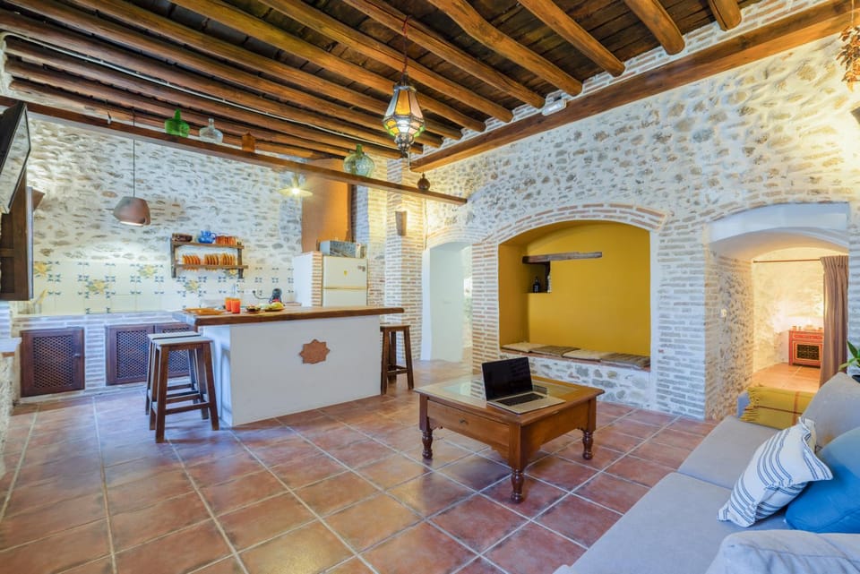 TrendyHomes Alhambra Cueva Apartment in Granada