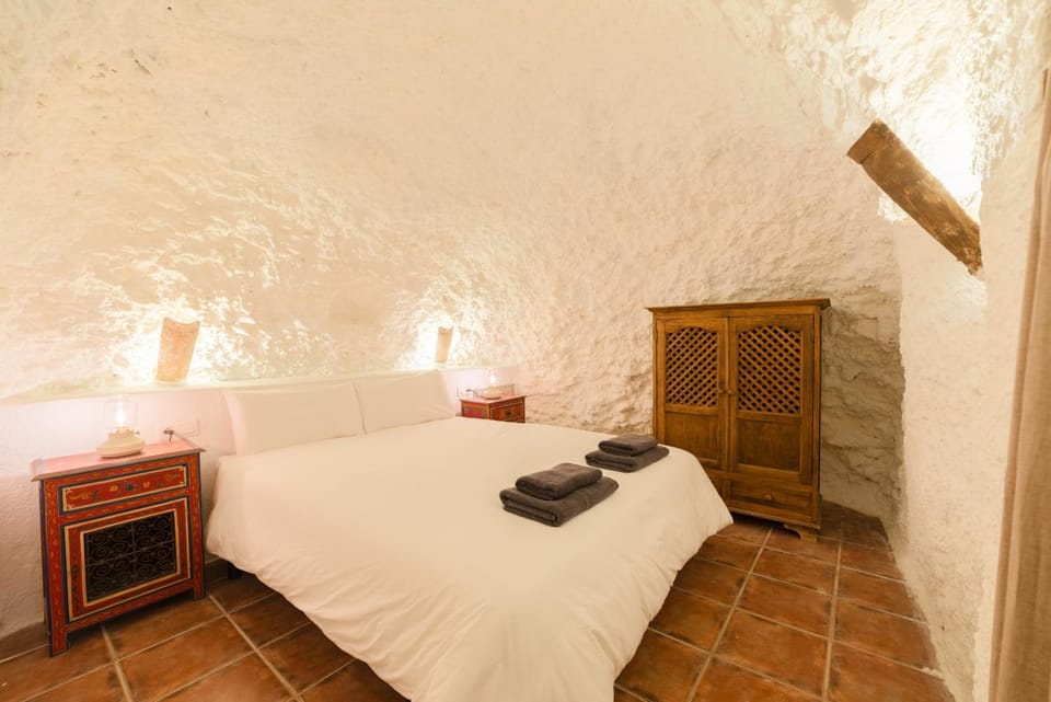 TrendyHomes Alhambra Cueva Apartment in Granada