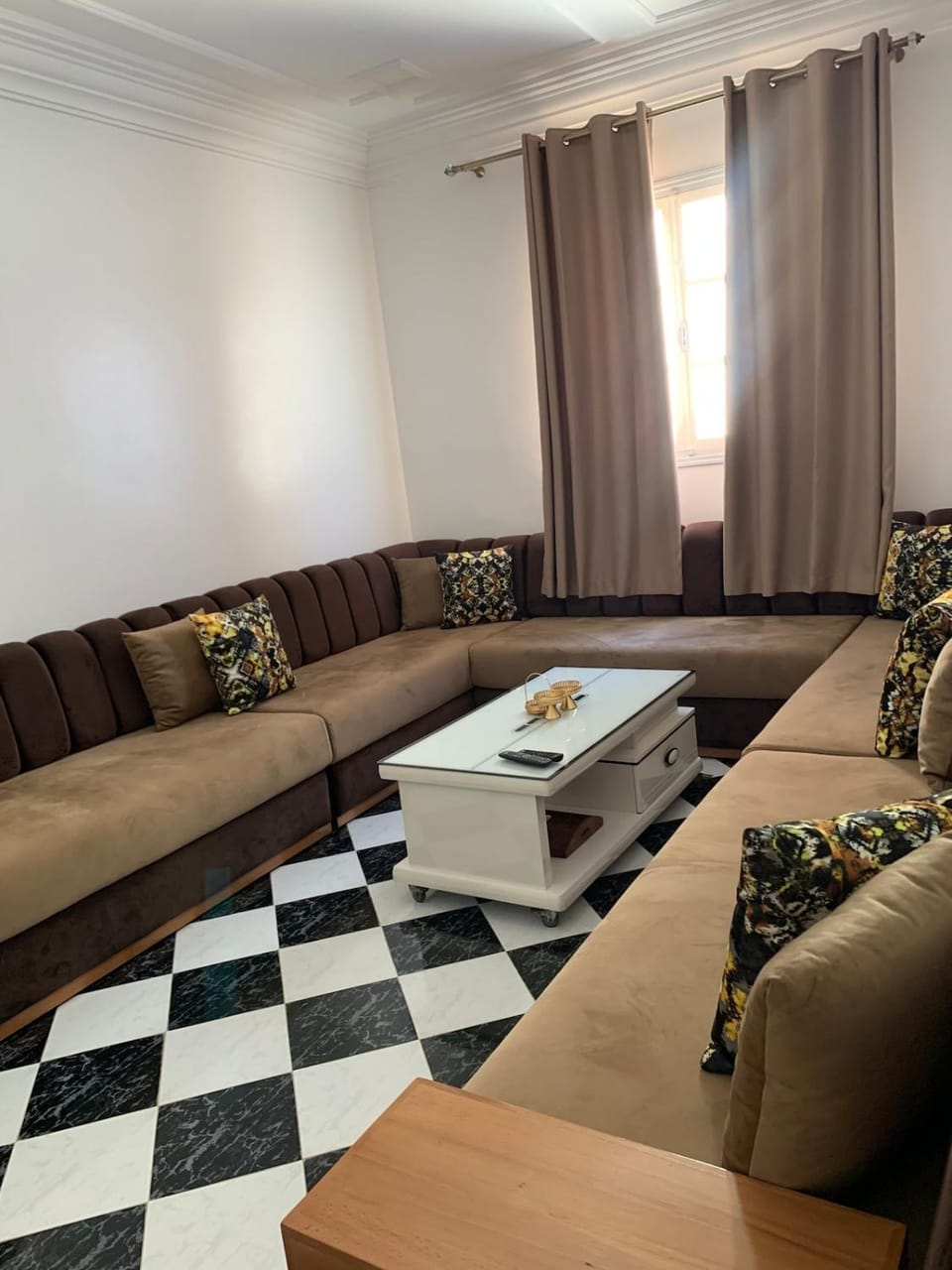 Bed, Living room, Photo of the whole room, Seating area