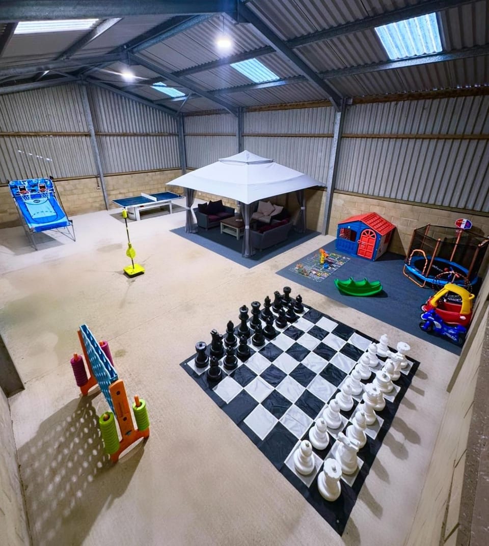 Luxury House on Private Estate with Hot tub and Play Barn House in North Dorset District