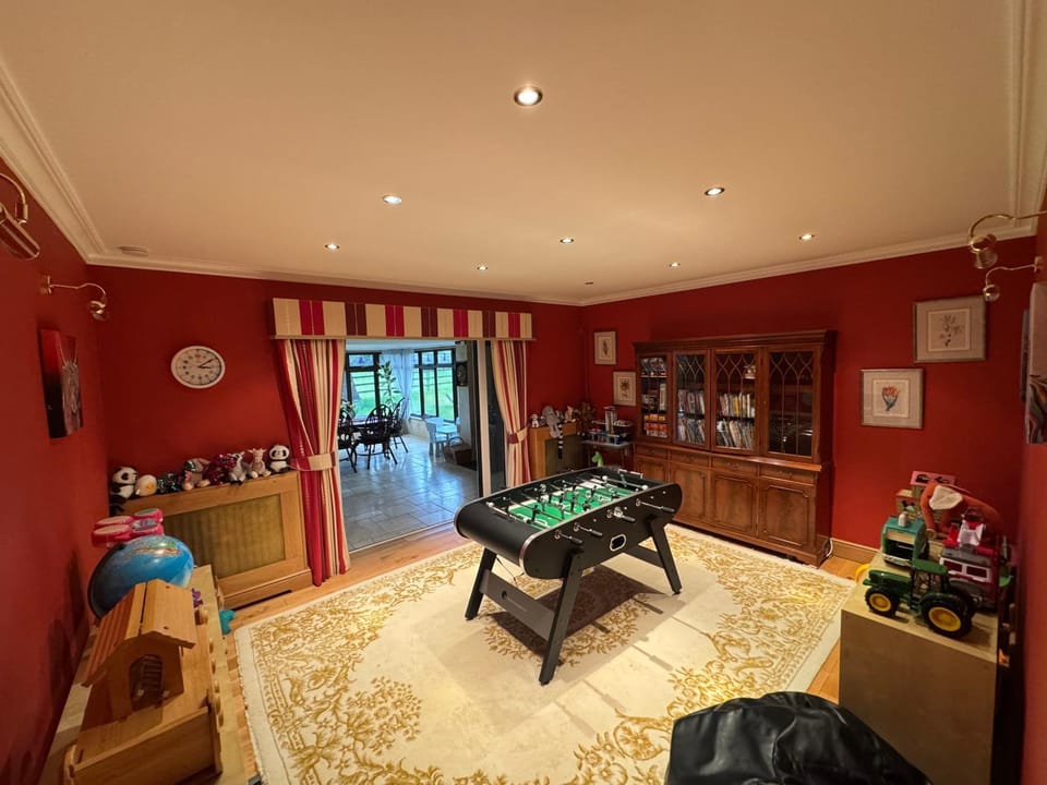 Luxury House on Private Estate with Hot tub and Play Barn House in North Dorset District