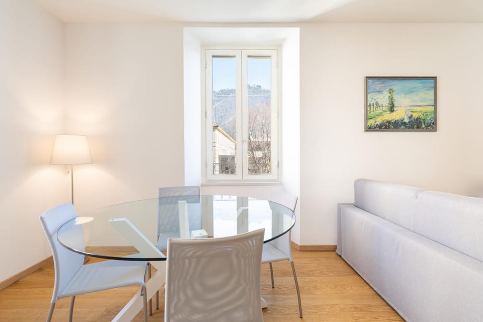 Dining area, kitchen