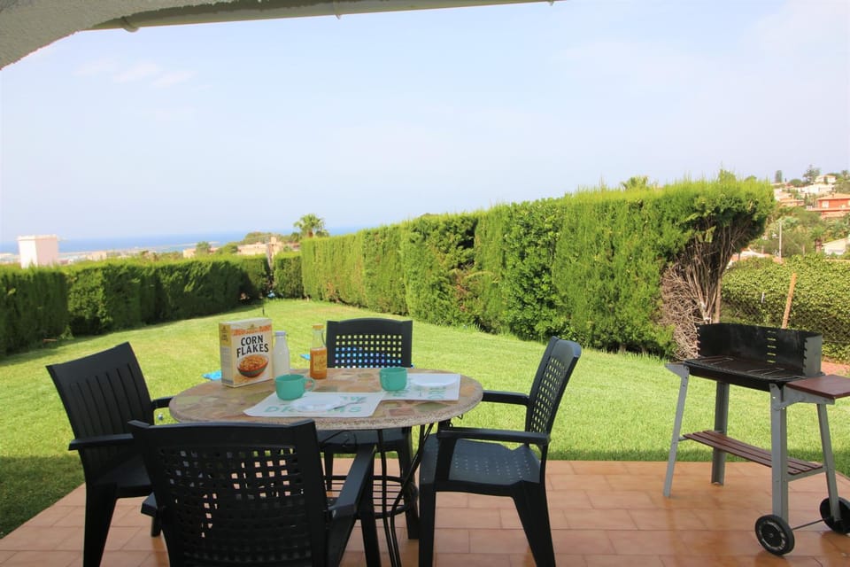 Garden, Sea view