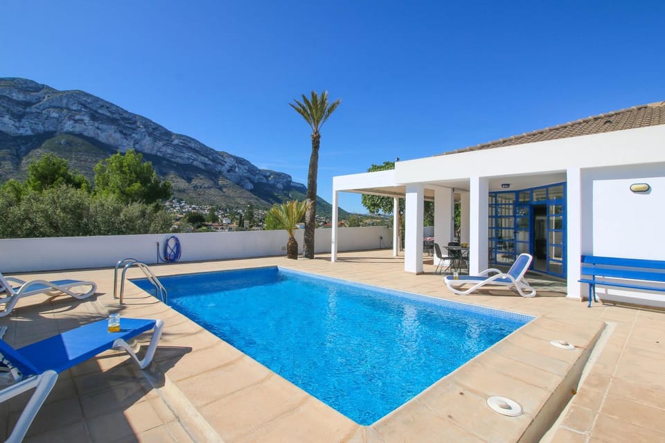 Mountain view, Pool view, Swimming pool