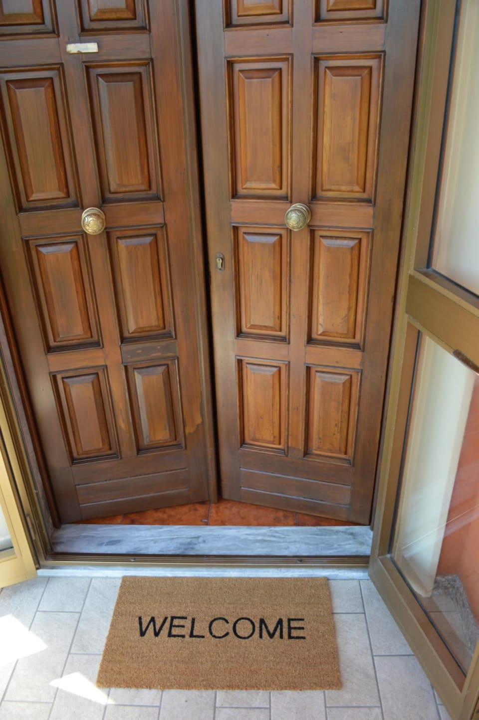 Facade/entrance
