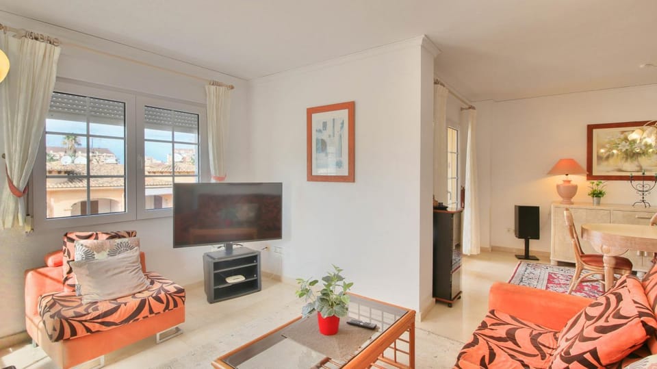 Communal lounge/ TV room, TV and multimedia, Living room