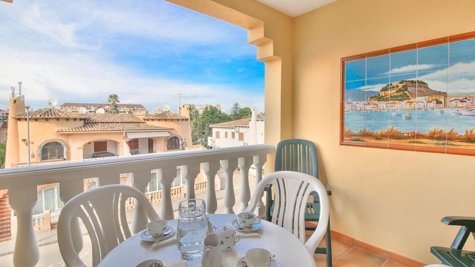 View (from property/room), Balcony/Terrace, Dining area