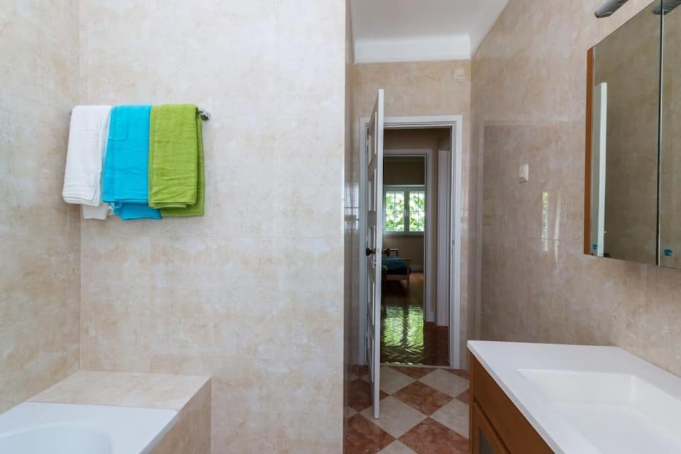 Shower, Bathroom, towels