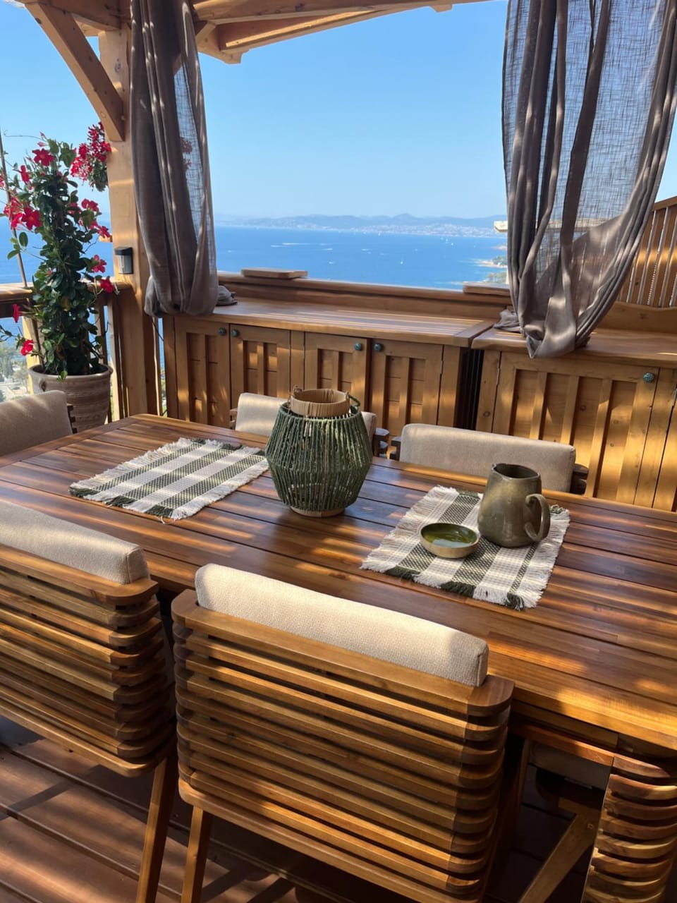 View and Dream Campground/ 
RV Resort in Saint-Raphael