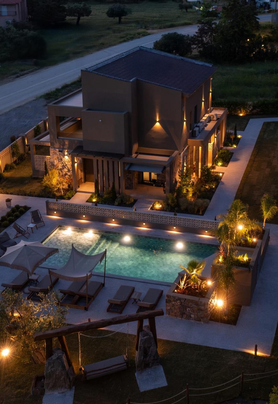 Swimming pool