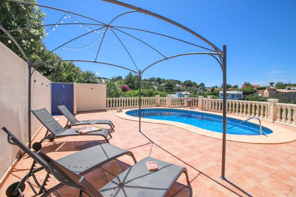 View (from property/room), Balcony/Terrace, Pool view, Swimming pool, sunbed