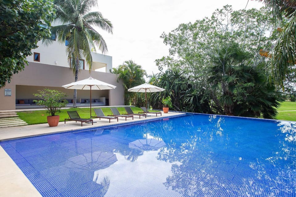 Swimming pool, Swimming pool