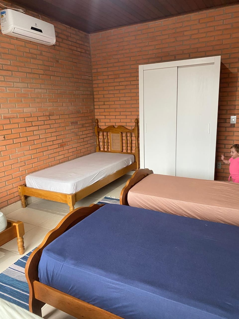 Bedroom, furniture, locker, air conditioner