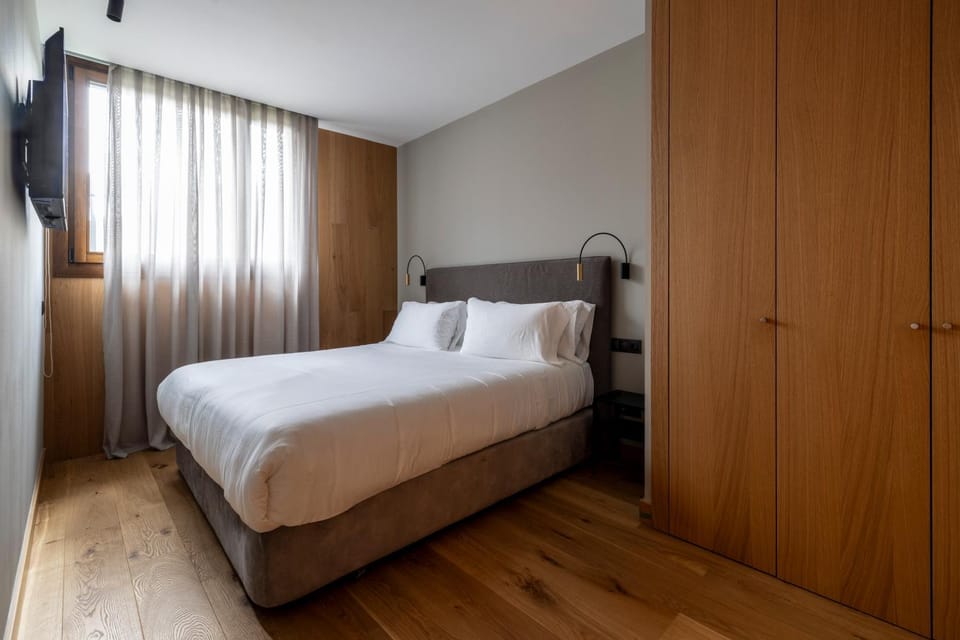 Bed, Photo of the whole room