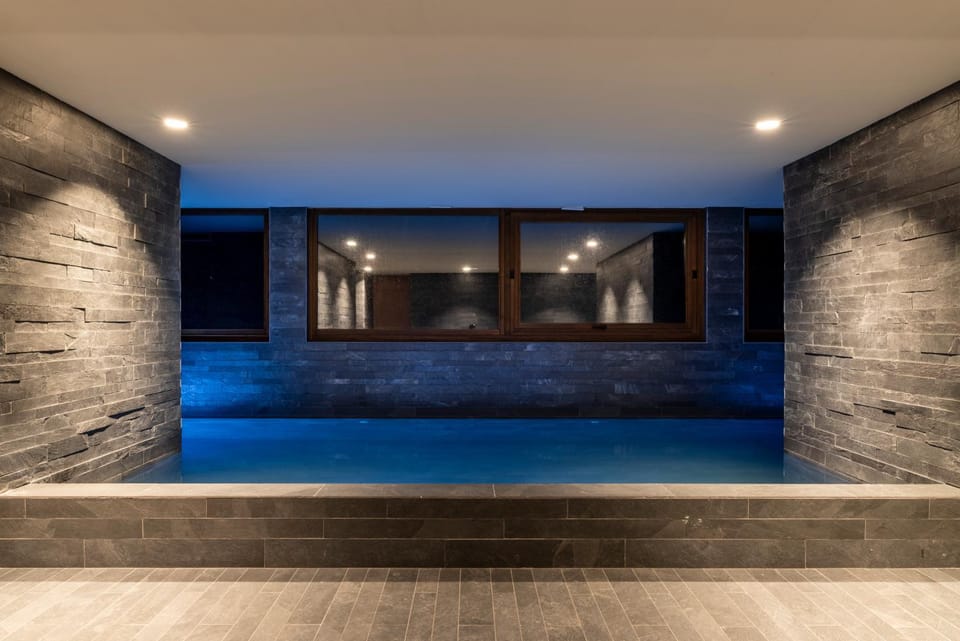 Swimming pool, Swimming pool