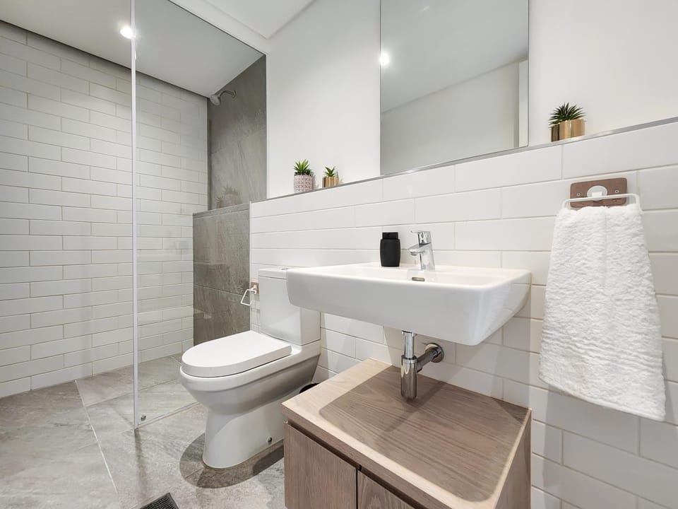 Shower, Toilet, Bathroom