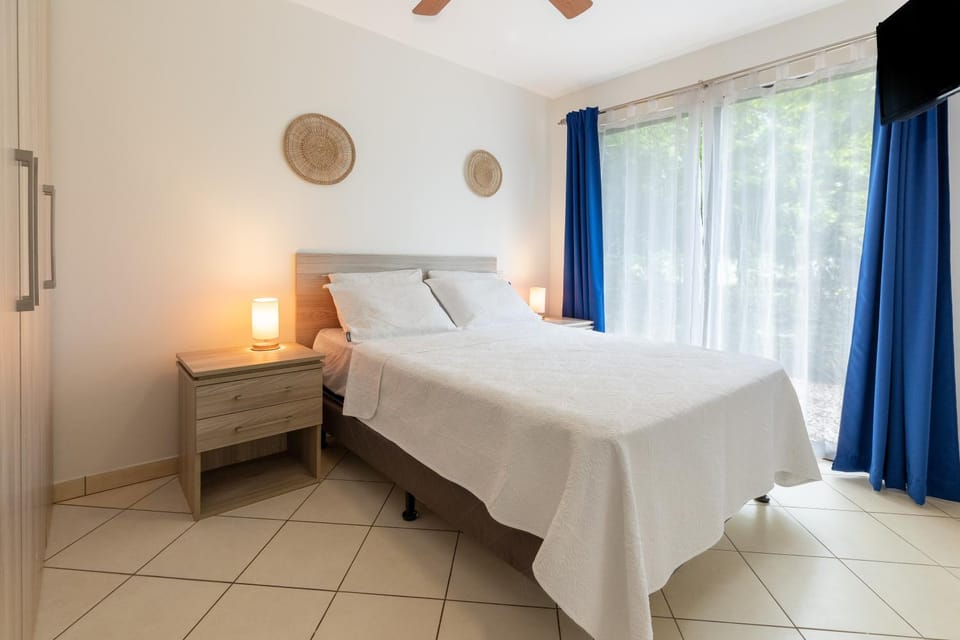 Two Palms Ground Floor Unit Across from Beach House in Coco