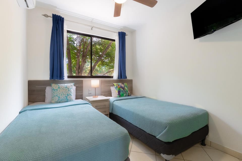 Two Palms Ground Floor Unit Across from Beach House in Coco
