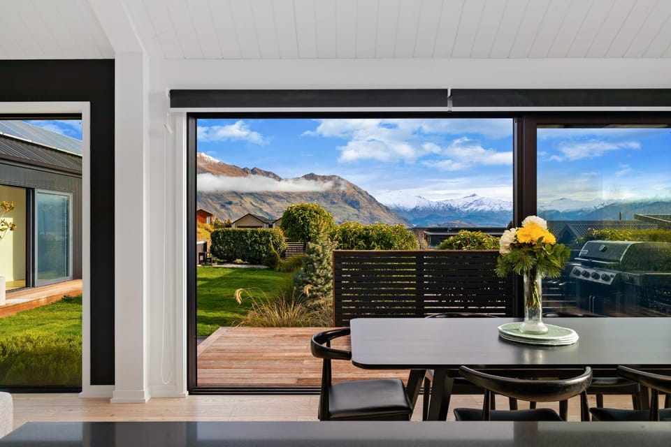 Patio, Spring, Day, Natural landscape, View (from property/room), Balcony/Terrace, Dining area, Mountain view