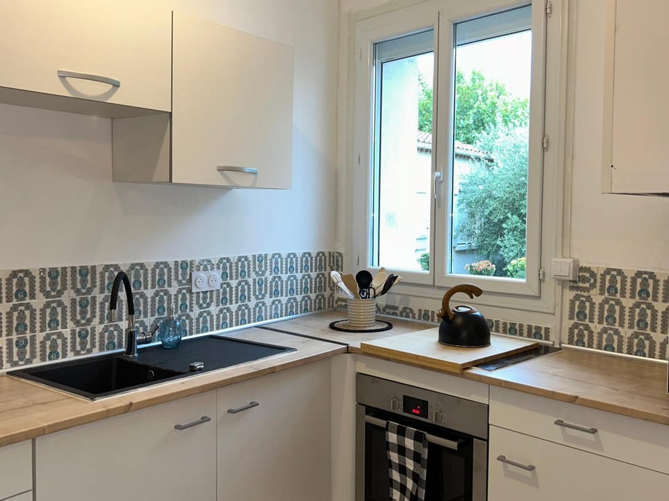Spacieux T2 climatisé Narbonne - Près du centre ville Apartment in Narbonne