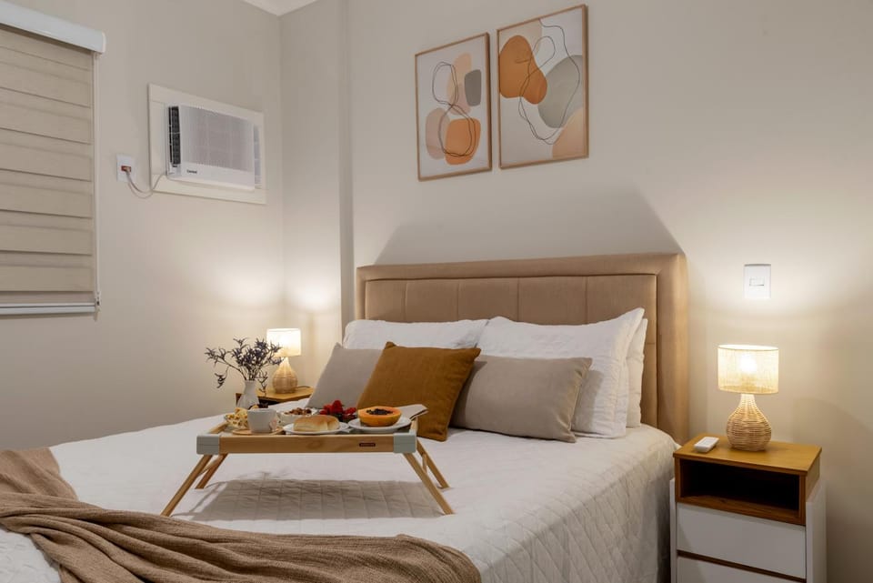 Bed, Photo of the whole room, Bedroom, air conditioner