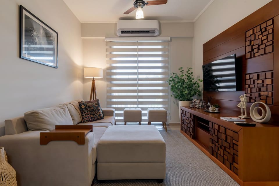 TV and multimedia, Living room, Seating area, air conditioner