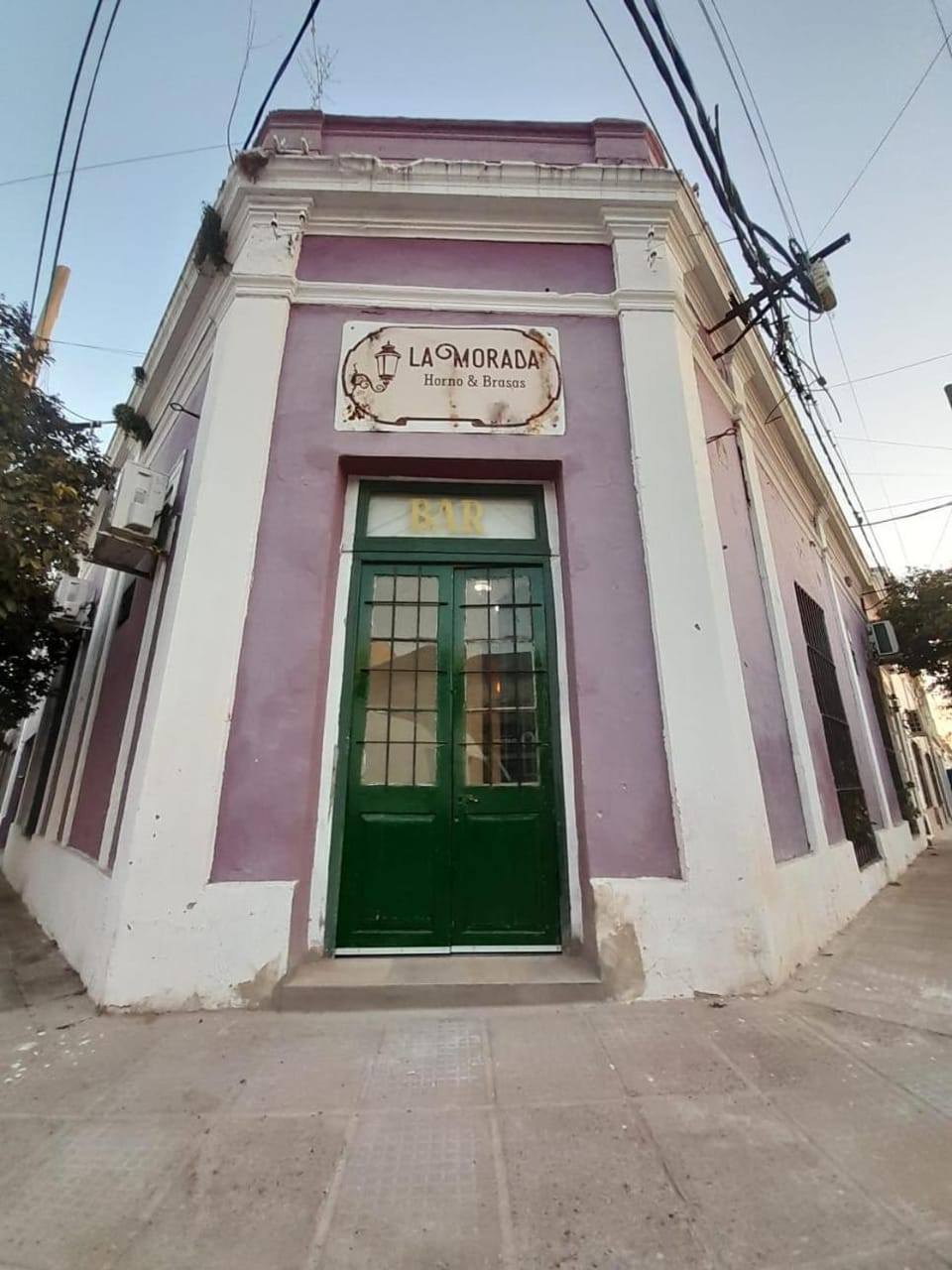 Facade/entrance
