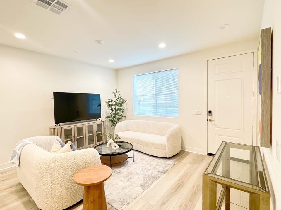 洛杉矶安大略温水泳池三房别墅 Villa in Eastvale