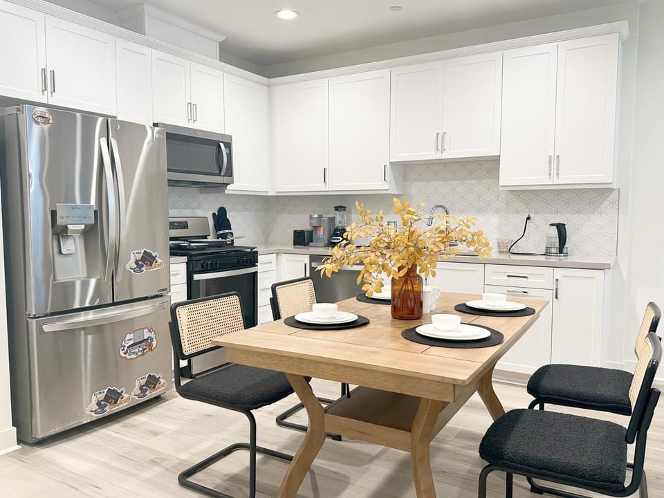 洛杉矶安大略温水泳池三房别墅 Villa in Eastvale