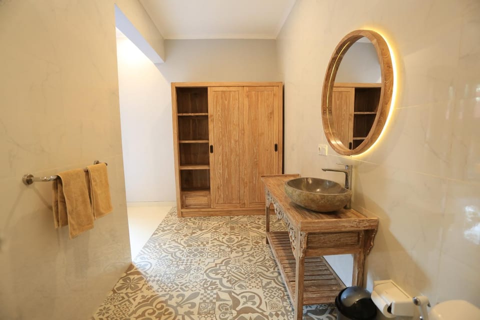 Bathroom, wardrobe