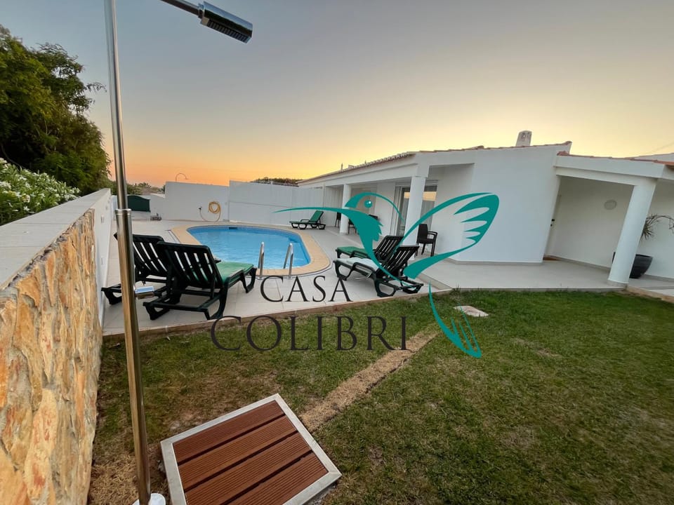 Property building, Balcony/Terrace, Pool view, Swimming pool, sunbed