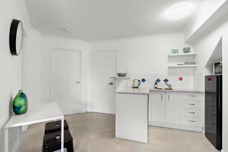Retreat in ground level 1 bedroom unit, Noosaville Apartment in Noosaville