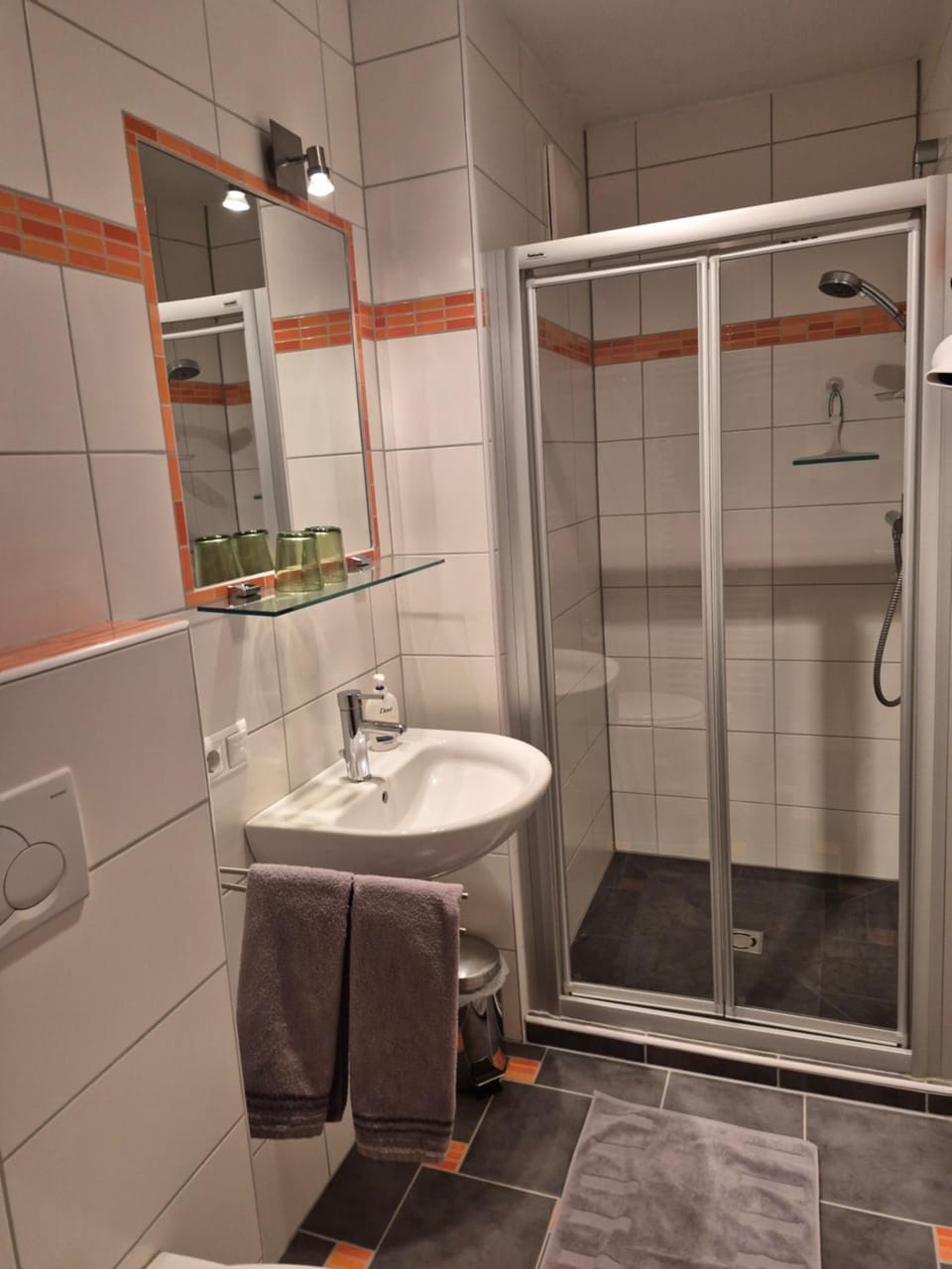 Shower, Bathroom, towels
