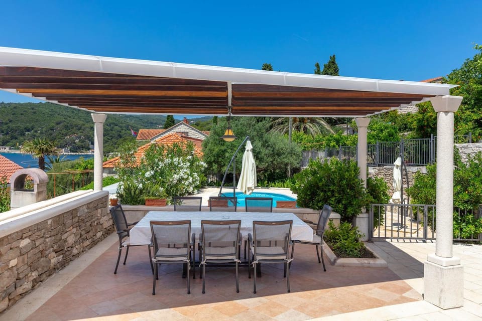 Spring, Day, View (from property/room), Balcony/Terrace, Dining area, Pool view, Swimming pool, sunbed