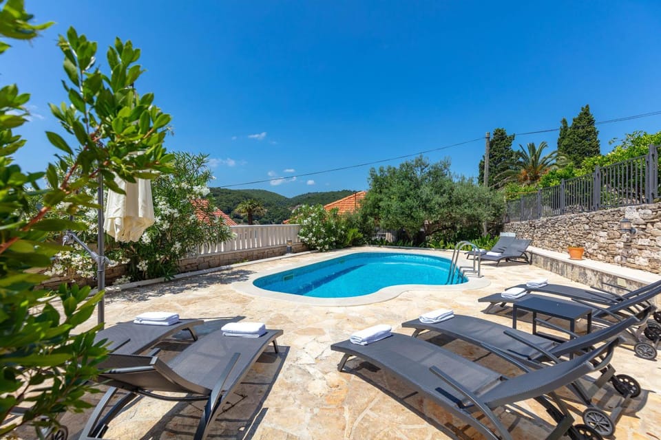 Spring, Day, Balcony/Terrace, Pool view, Swimming pool, Swimming pool, sunbed