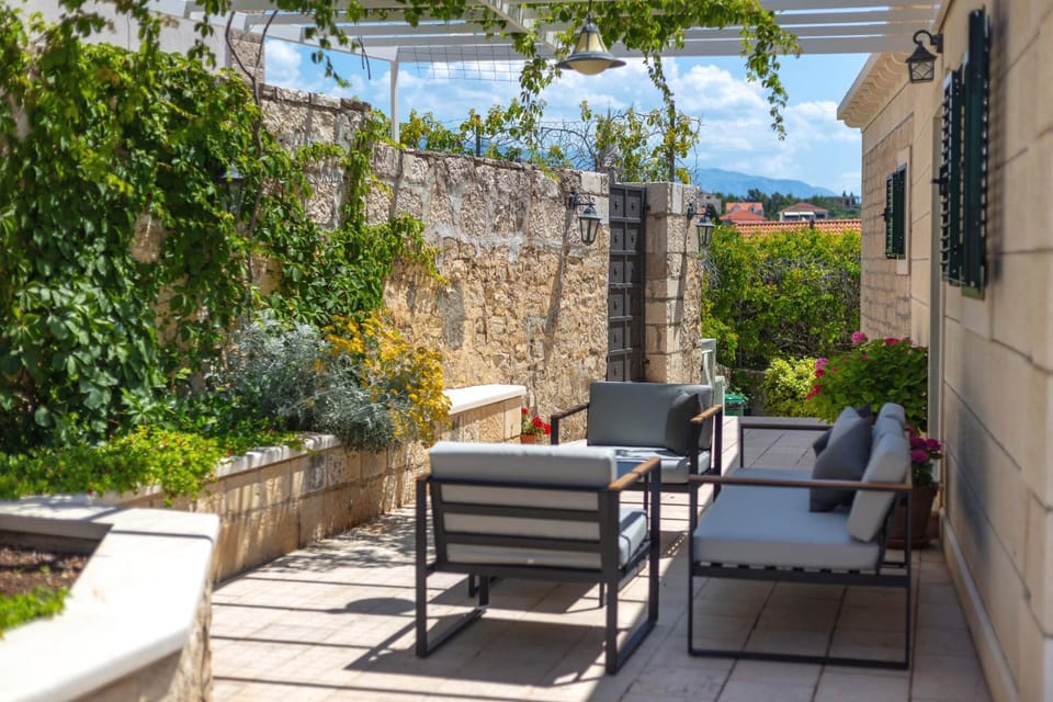 Patio, Spring, Day, Garden, Balcony/Terrace, Seating area