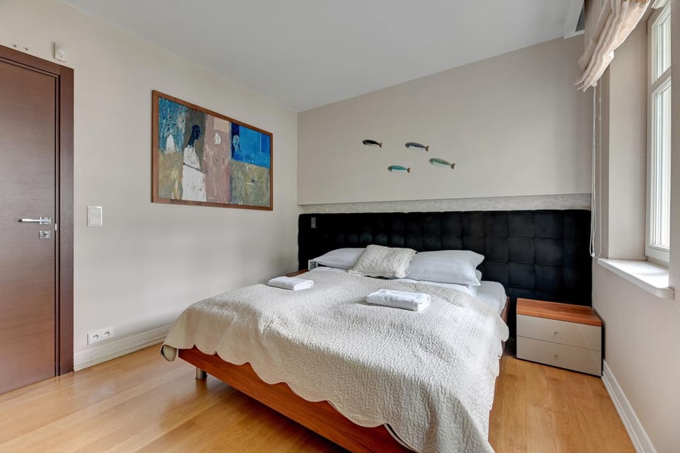 Bed, Photo of the whole room, Bedroom, towels, wardrobe