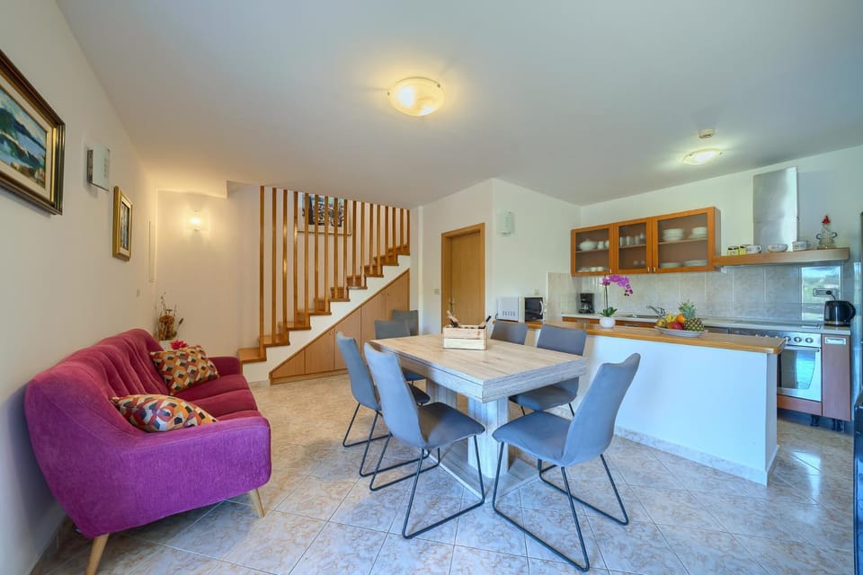 Living room, Dining area