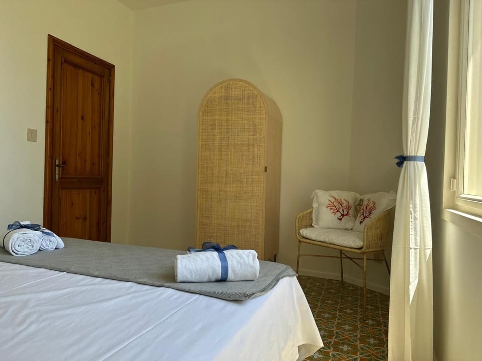 Bed, Photo of the whole room, Bedroom, towels, wardrobe